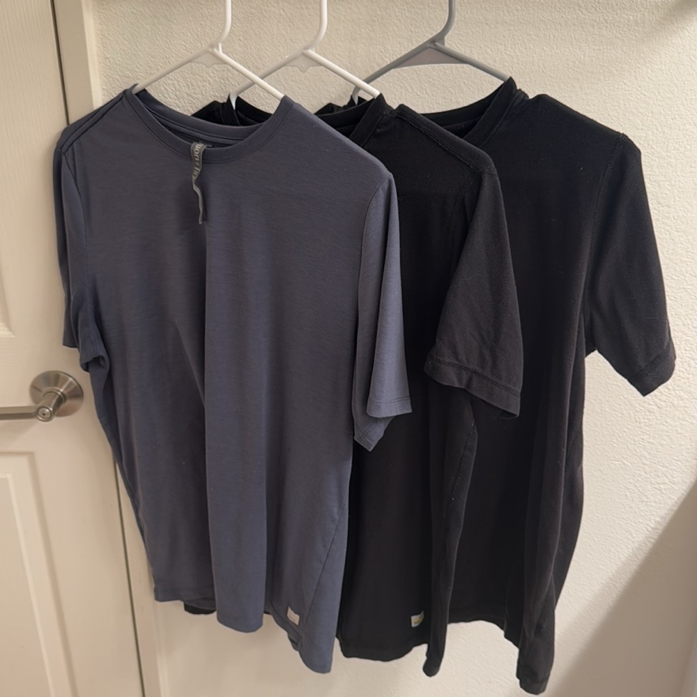 Vuori Men's medium shirts x2 black x1 blue